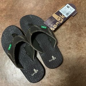 Sanuk kids sandals